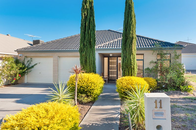 11 Eastwood Place, Craigieburn VIC 3064