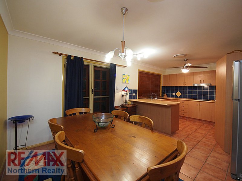 Photo - 11 Edenderry Court, Eatons Hill QLD 4037 - Image 10