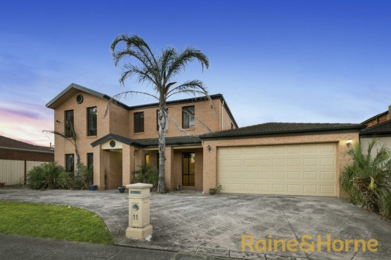 Photo - 11 Edgewater Circuit, Cairnlea VIC 3023 - Image 2