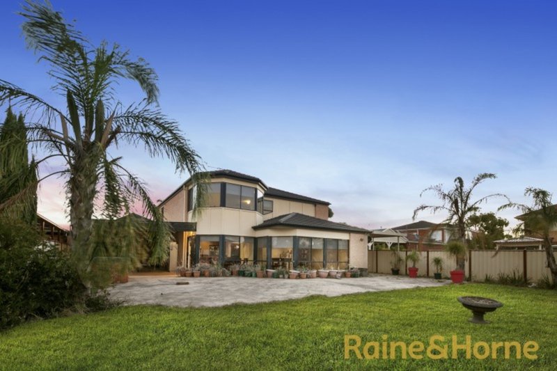 Photo - 11 Edgewater Circuit, Cairnlea VIC 3023 - Image 13