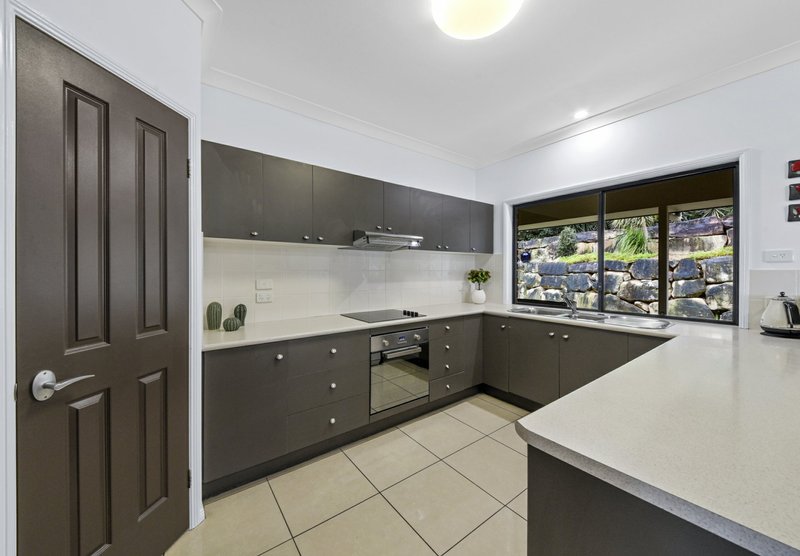 Photo - 11 Edgewater Court, Murrumba Downs QLD 4503 - Image 3