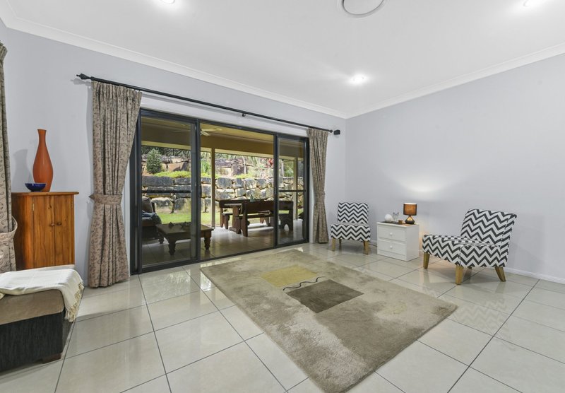 Photo - 11 Edgewater Court, Murrumba Downs QLD 4503 - Image 5