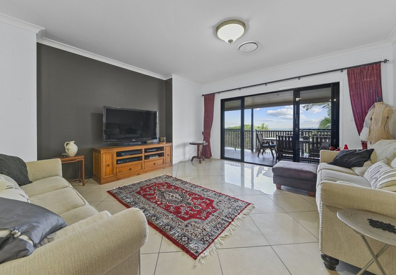 Photo - 11 Edgewater Court, Murrumba Downs QLD 4503 - Image 6