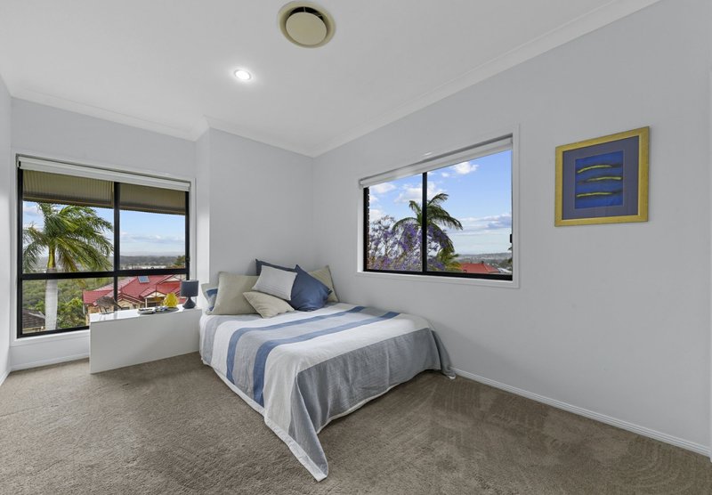 Photo - 11 Edgewater Court, Murrumba Downs QLD 4503 - Image 11