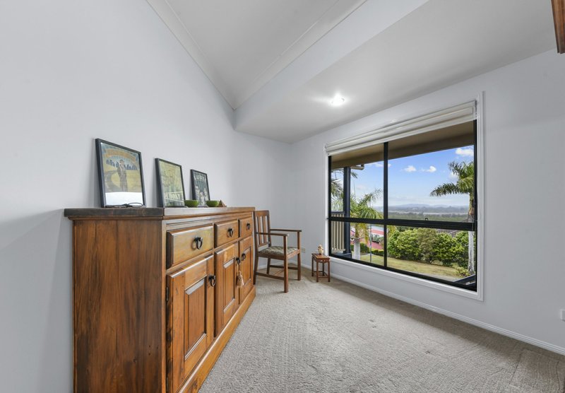 Photo - 11 Edgewater Court, Murrumba Downs QLD 4503 - Image 12