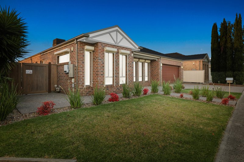 Photo - 11 Edgewood Drive, Harkness VIC 3337 - Image 3