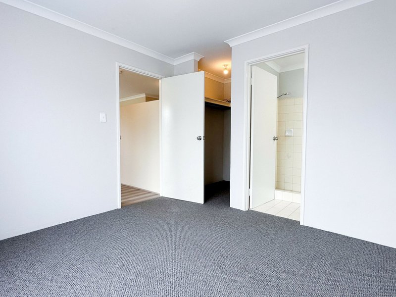 Photo - 11 Edwards Street, Leda WA 6170 - Image 2