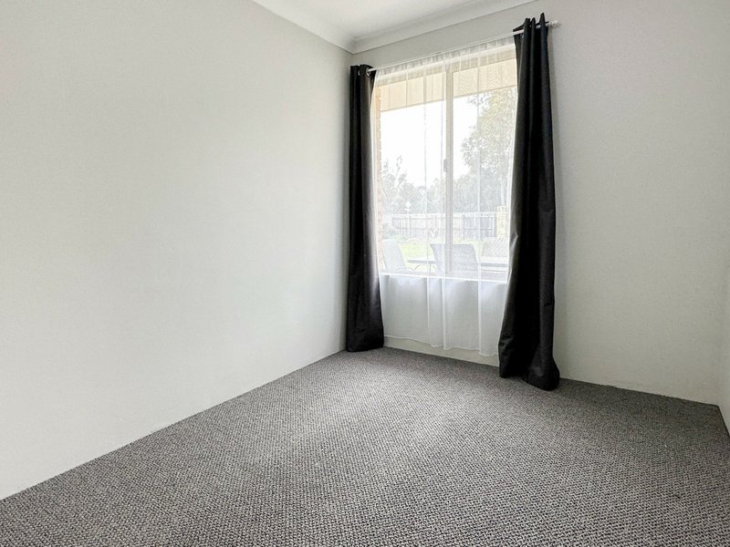 Photo - 11 Edwards Street, Leda WA 6170 - Image 6