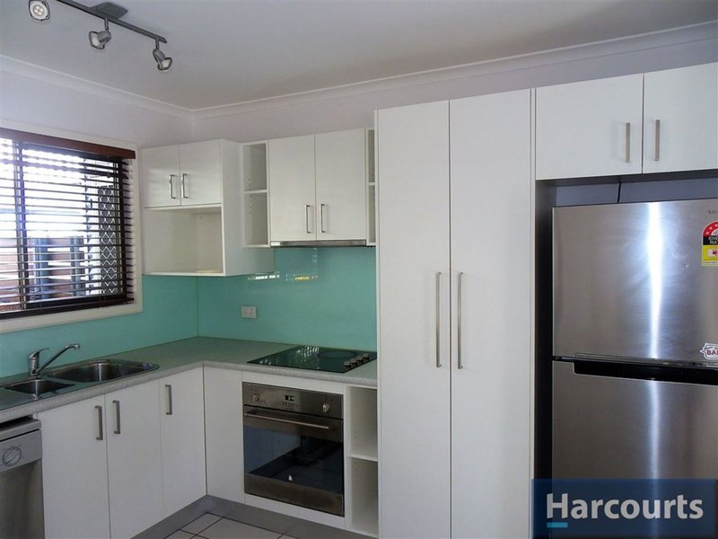 Photo - 11 Egret St , Bongaree QLD 4507 - Image 4