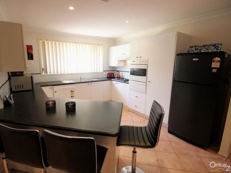 Photo - 11 Elanet Avenue, Cameron Park NSW 2285 - Image 7