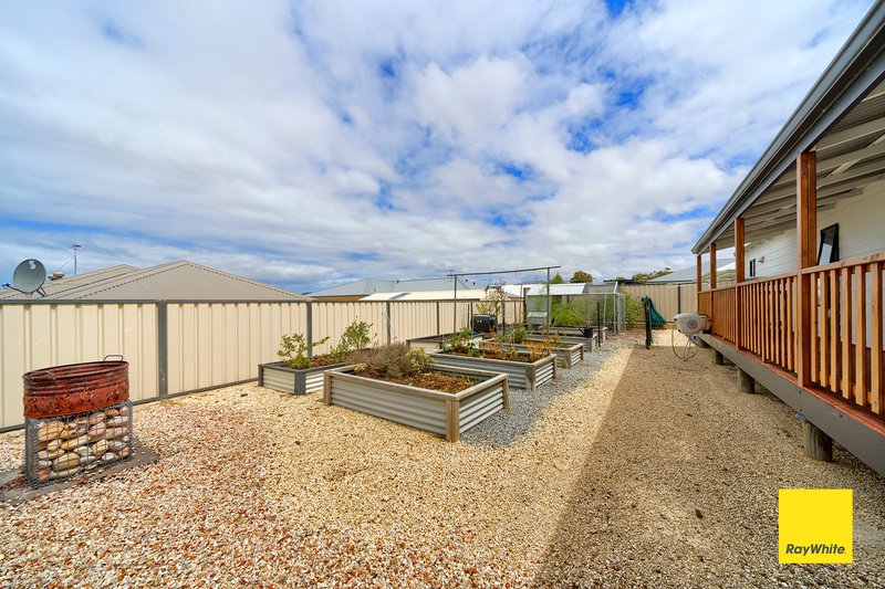 Photo - 11 Elaray Way, Lange WA 6330 - Image 16