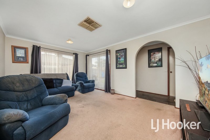 Photo - 11 Eliza Street, Cranbourne North VIC 3977 - Image 4