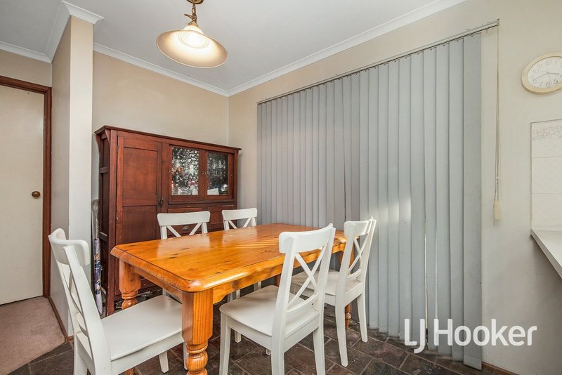 Photo - 11 Eliza Street, Cranbourne North VIC 3977 - Image 5