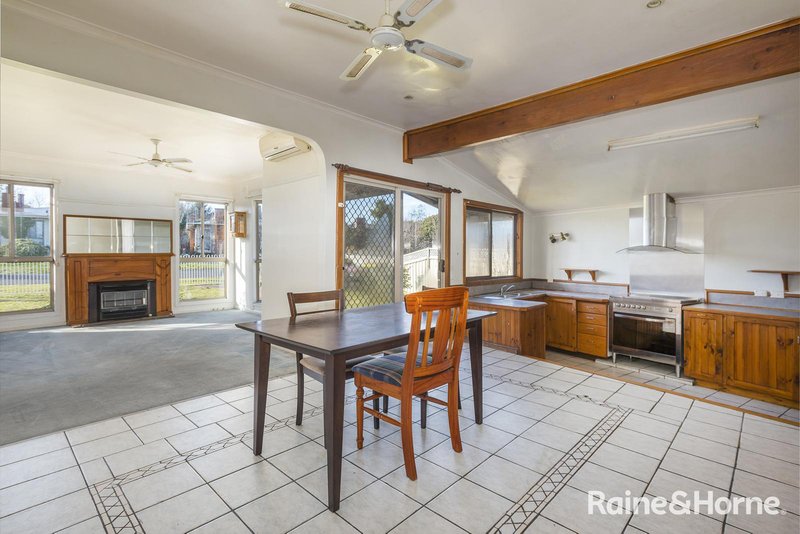 Photo - 11 Elizabeth Avenue, Kyneton VIC 3444 - Image 5