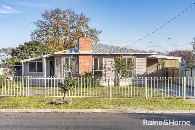 Photo - 11 Elizabeth Avenue, Kyneton VIC 3444 - Image 15