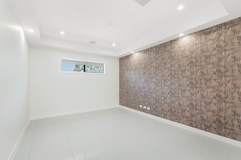 Photo - 11 Elk Way, Wollert VIC 3750 - Image 9