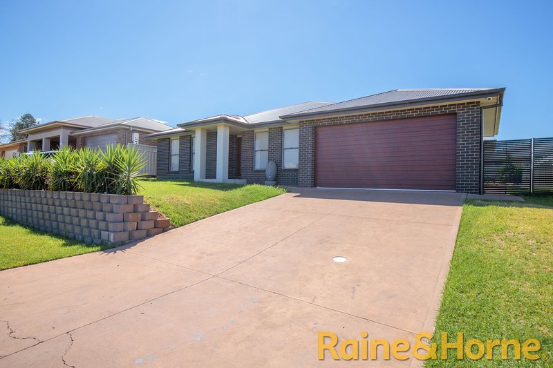 11 Ellenborough Avenue, Dubbo NSW 2830