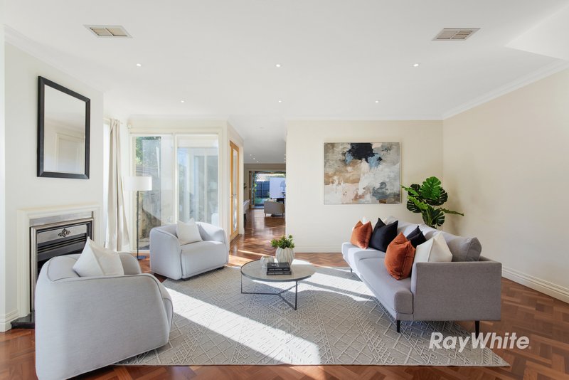 Photo - 11 Ellindale Avenue, Mckinnon VIC 3204 - Image 3