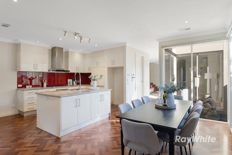 Photo - 11 Ellindale Avenue, Mckinnon VIC 3204 - Image 7