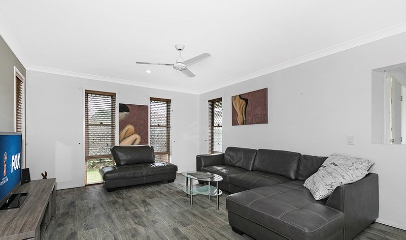 Photo - 11 Ellis Court, Sandstone Point QLD 4511 - Image 3