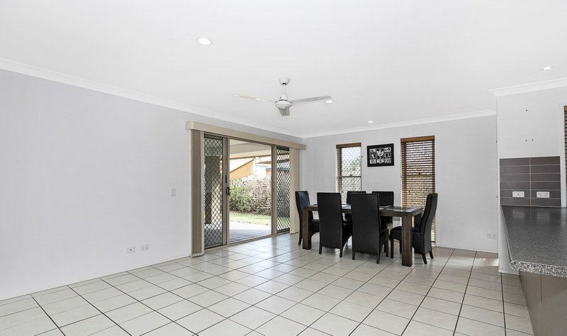 Photo - 11 Ellis Court, Sandstone Point QLD 4511 - Image 5