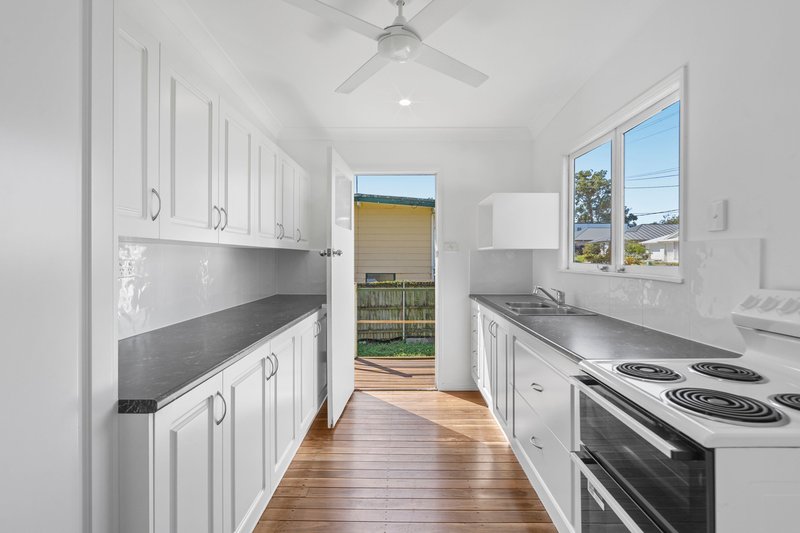 Photo - 11 Elm Avenue, Woodridge QLD 4114 - Image 3