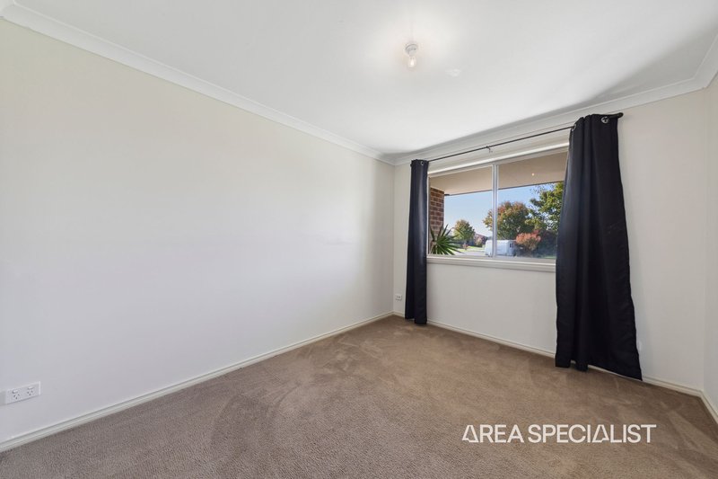 Photo - 11 Emerald Crescent, Koo Wee Rup VIC 3981 - Image 12