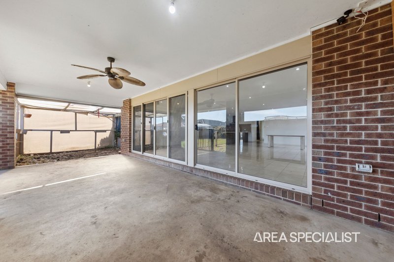 Photo - 11 Emerald Crescent, Koo Wee Rup VIC 3981 - Image 14