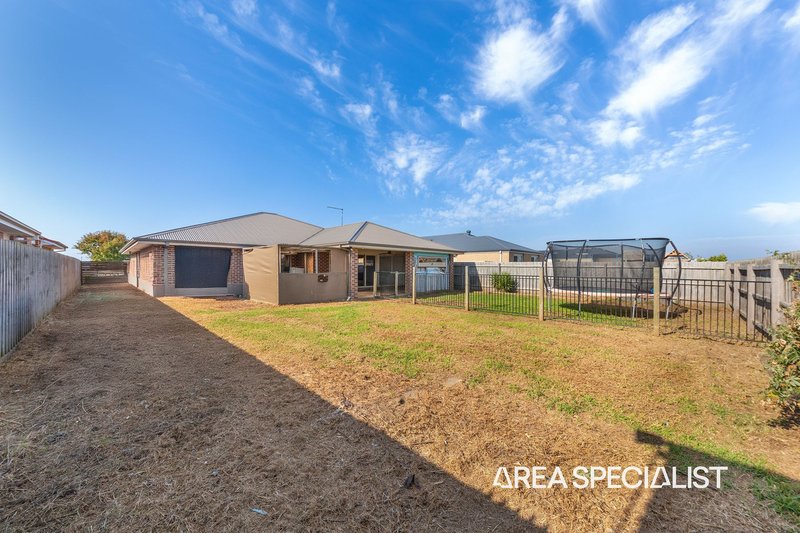 Photo - 11 Emerald Crescent, Koo Wee Rup VIC 3981 - Image 18