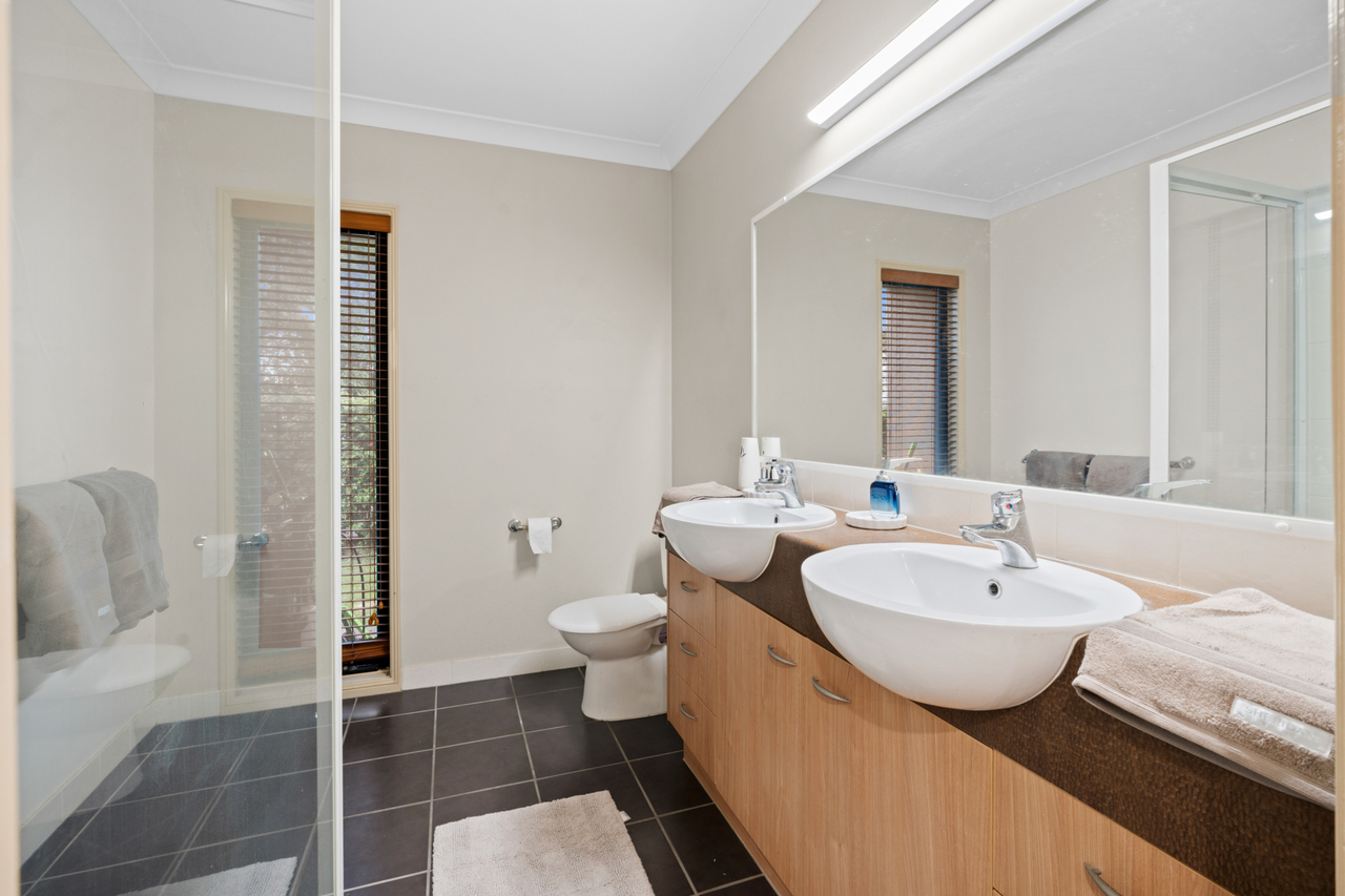 11 Emmaville Crescent, Ormeau, QLD 4208 - Image 6