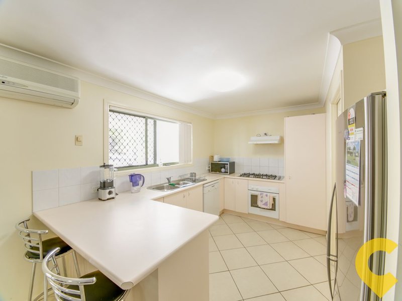 Photo - 11 Emperor Court, Kallangur QLD 4503 - Image 5