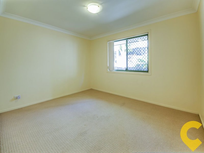 Photo - 11 Emperor Court, Kallangur QLD 4503 - Image 6