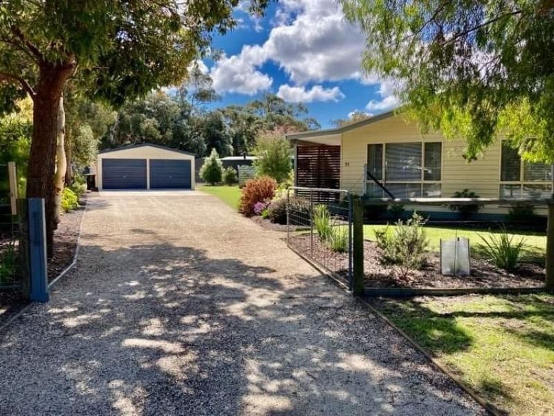 11 Emu Court, Loch Sport VIC 3851