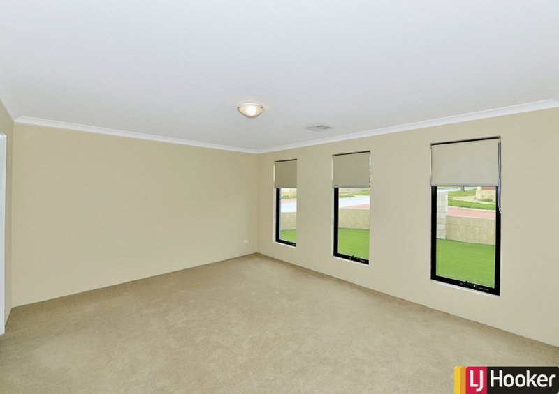 Photo - 11 Endeavour Circle, Wannanup WA 6210 - Image 6