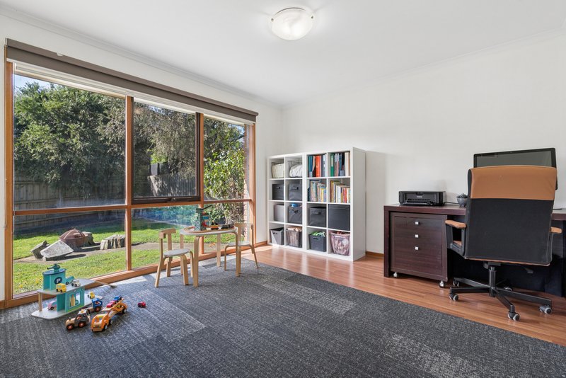 Photo - 11 Epacris Court, Langwarrin VIC 3910 - Image 15