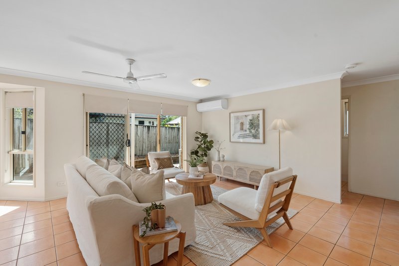 Photo - 11 Erncroft Place, Rocklea QLD 4106 - Image 3