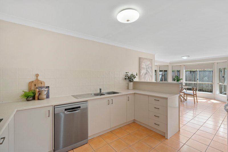 Photo - 11 Erncroft Place, Rocklea QLD 4106 - Image 7