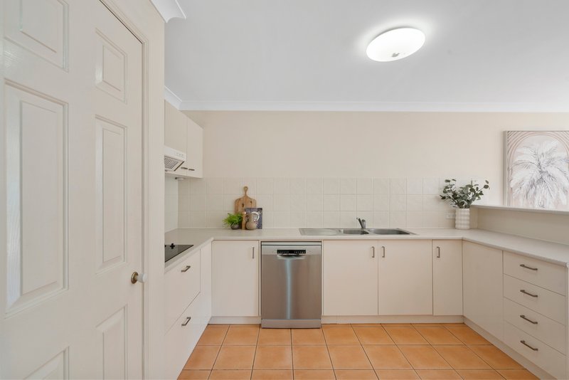 Photo - 11 Erncroft Place, Rocklea QLD 4106 - Image 9