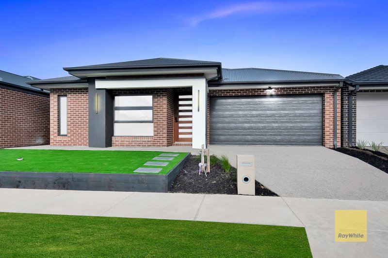 Photo - 11 Esmeralda Avenue, Tarneit VIC 3029 - Image 1