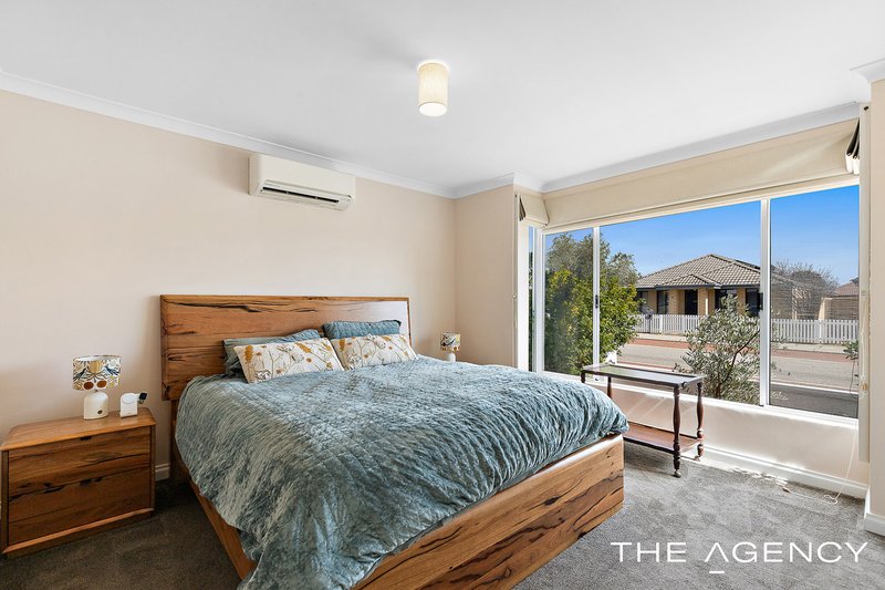 Photo - 11 Essence Bend, Atwell WA 6164 - Image 3