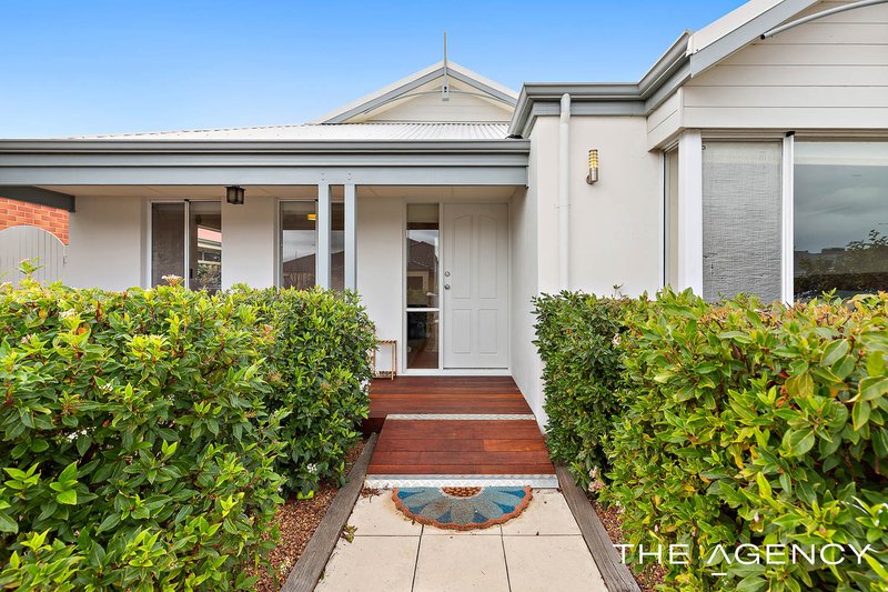 Photo - 11 Essence Bend, Atwell WA 6164 - Image 21