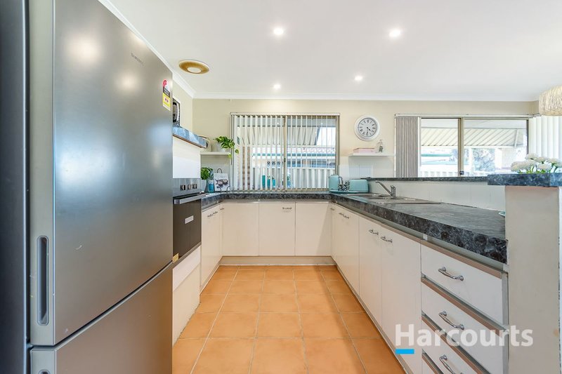 Photo - 11 Esther Loop, Wanneroo WA 6065 - Image 4