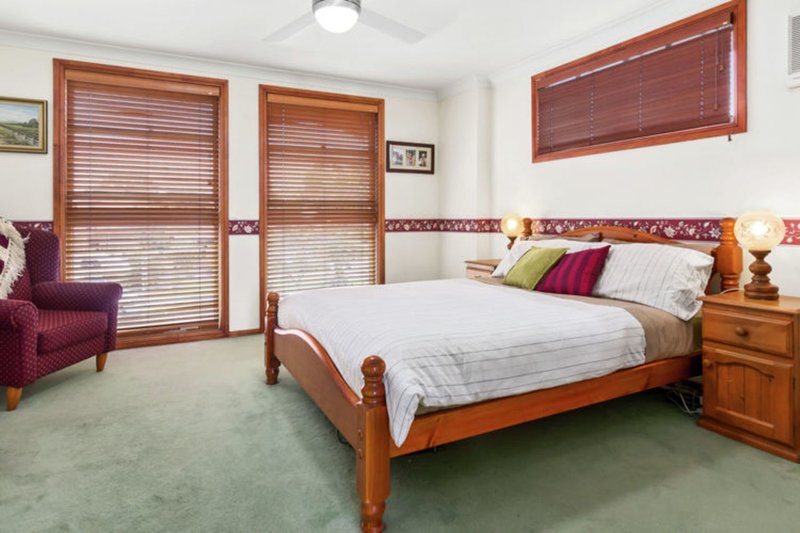 Photo - 11 Etna Place, Bossley Park NSW 2176 - Image 4