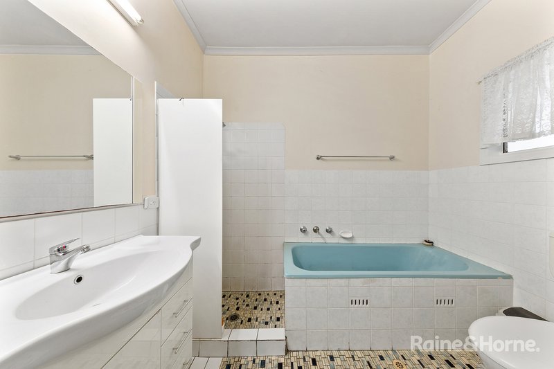 Photo - 11 Euroka Street, Ingleburn NSW 2565 - Image 7