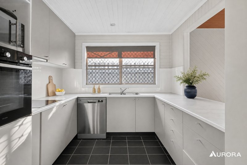 Photo - 11 Evander Street, Sunnybank Hills QLD 4109 - Image 8