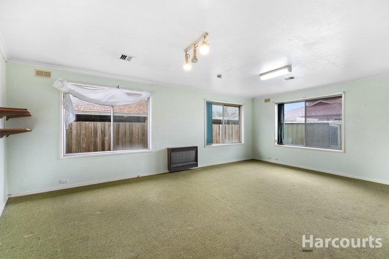 Photo - 11 Evelyn Street, Moe VIC 3825 - Image 8