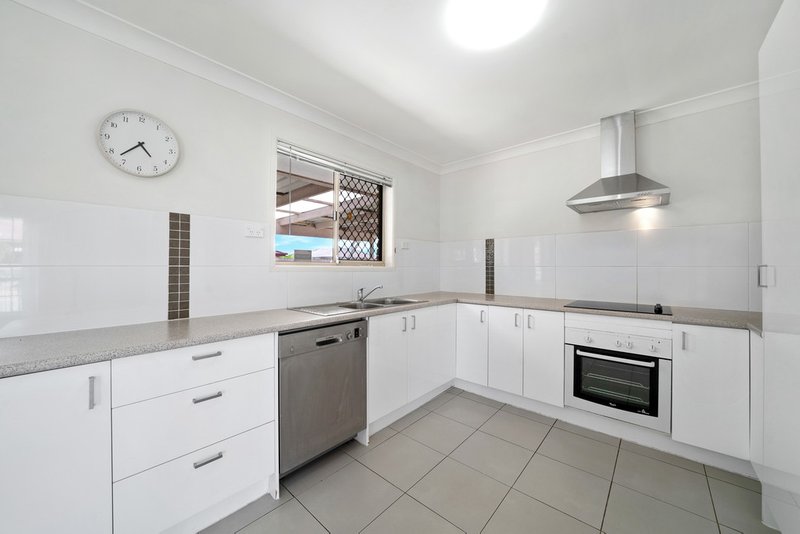 Photo - 11 Evenwood Street, Daisy Hill QLD 4127 - Image 3