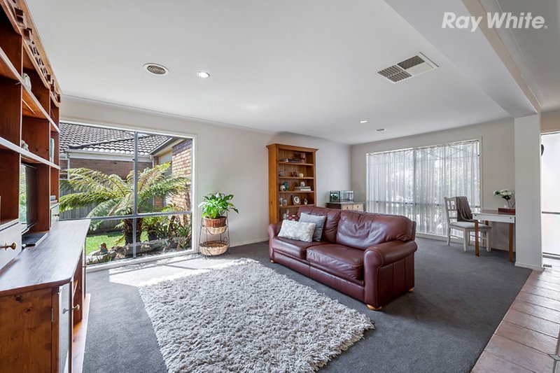 Photo - 11 Evergreen Drive, South Morang VIC 3752 - Image 6