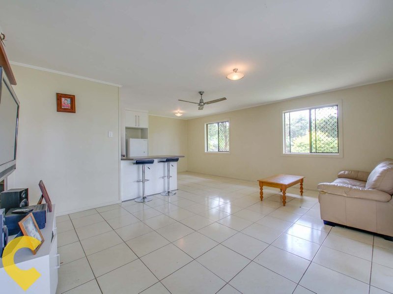 Photo - 11 Ewart Street, Deception Bay QLD 4508 - Image 6