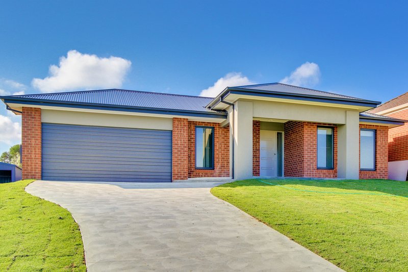 11 Ewing Court, Lakes Entrance VIC 3909